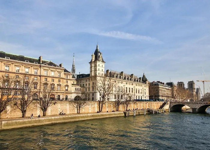 Seguier Proche Seine パリ